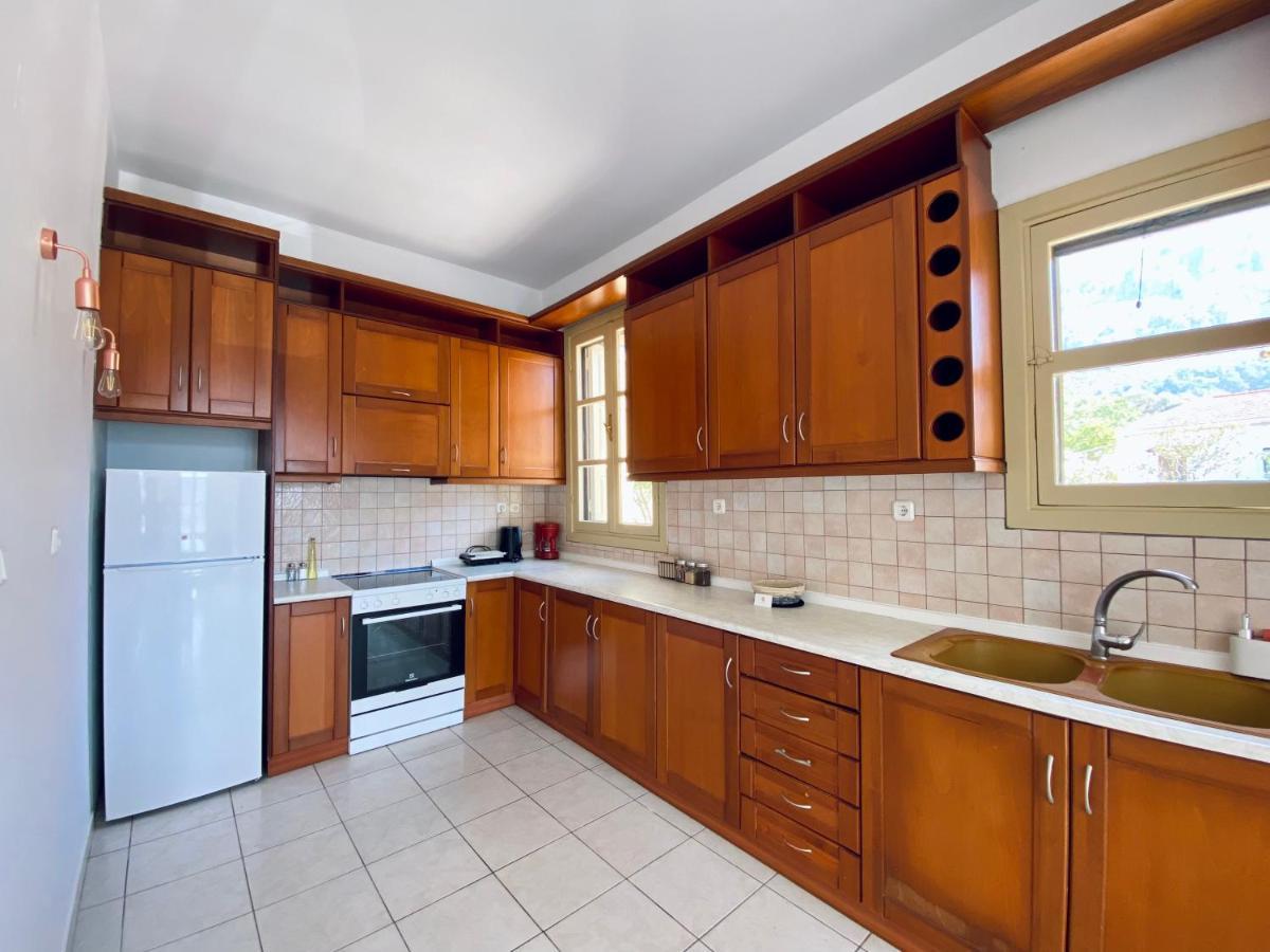 To Petrino Apartment Megisti Exterior photo