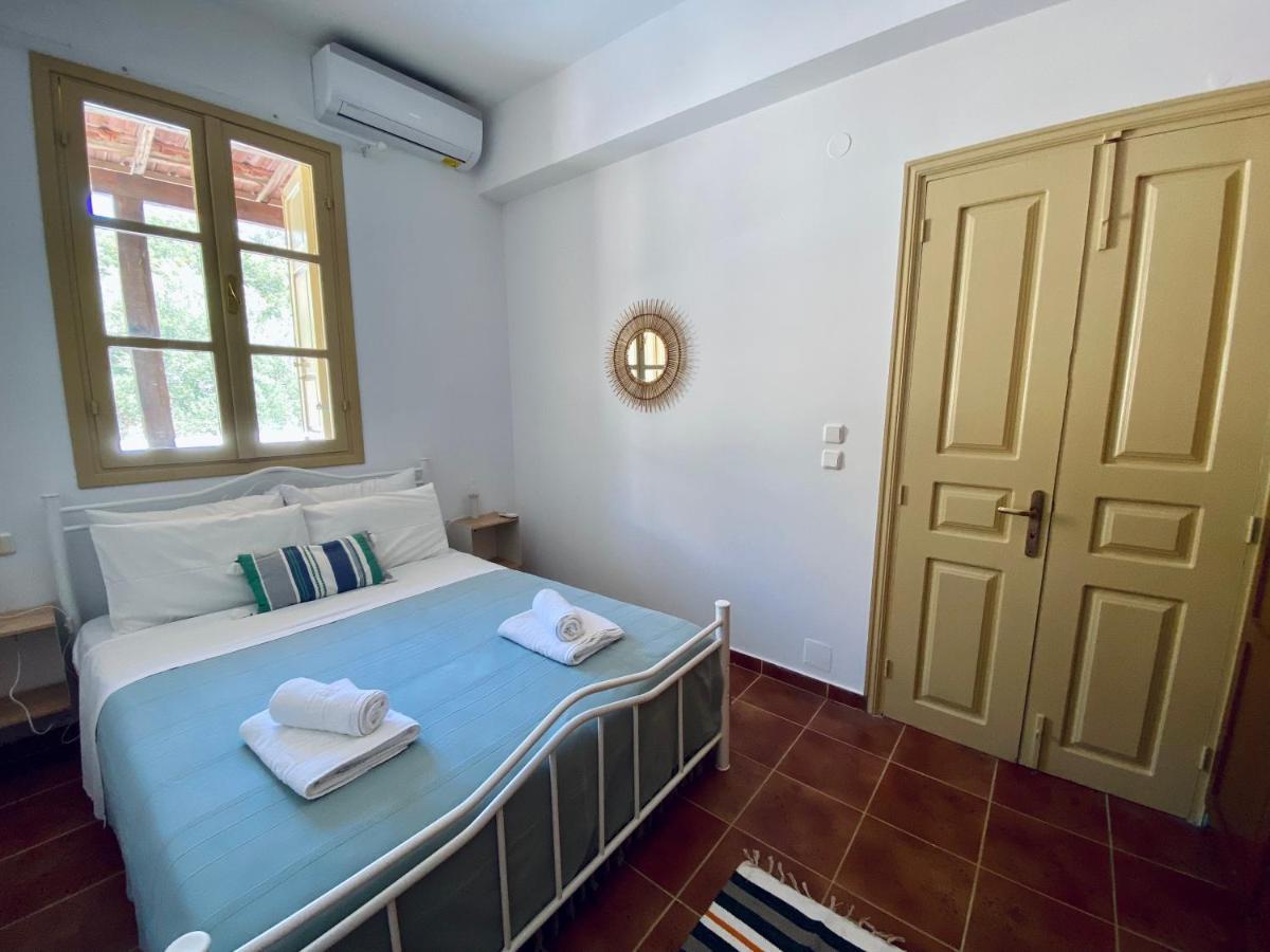 To Petrino Apartment Megisti Exterior photo